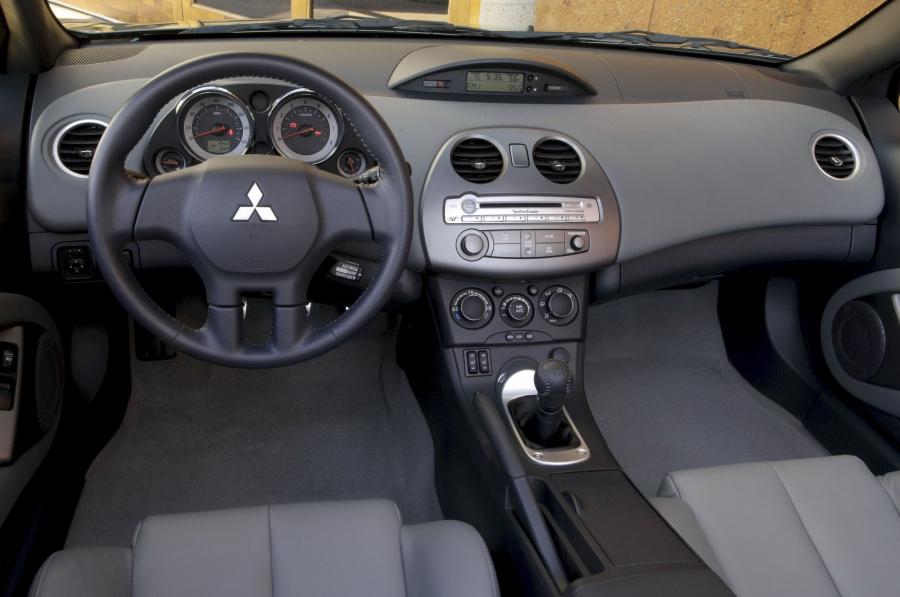  Mitsubishi Eclipse 2009 года  (фото 104 из 205)